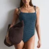 Costume da bagno con lacci