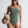 Costume da bagno con lacci