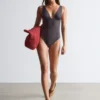 Costume da bagno con scollo a V