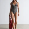 Costume da bagno con scollo a V