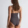 Costume da bagno con scollo a V