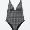 Costume da bagno con scollo a V