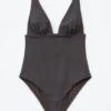 Costume da bagno con scollo a V