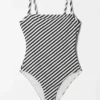 Costume da bagno con scollo dritto