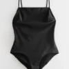 Costume da bagno con spalline e schiena scoperta