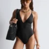 Costume da bagno con spalline incrociate sulla schiena