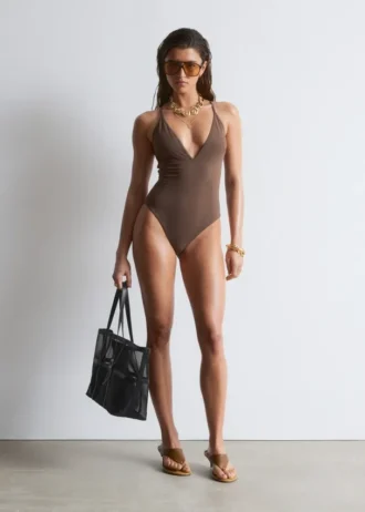 Costume da bagno con spalline incrociate sulla schiena