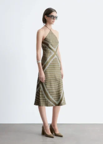 Décolleté con tacco largo in pelle scamosciata