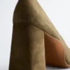 Décolleté con tacco largo in pelle scamosciata