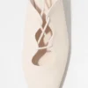 Décolleté in pelle con lacci