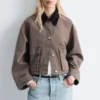Giacca corta in denim con collo in velluto a coste