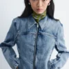 Giacca in denim aderente con zip