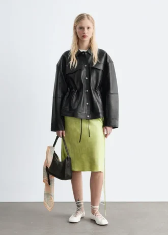 Giacca in pelle con coulisse in vita