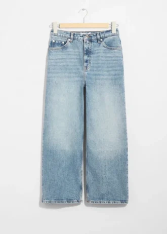 Jeans a vita alta e gamba larga