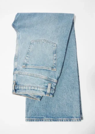 Jeans a vita alta e gamba larga