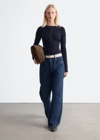 Maglia in lana merino con mezza abbottonatura