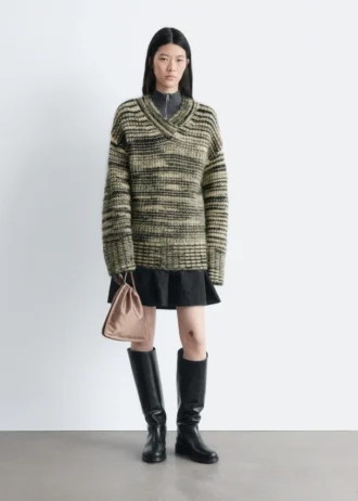 Maglione con scollo a V in misto mohair
