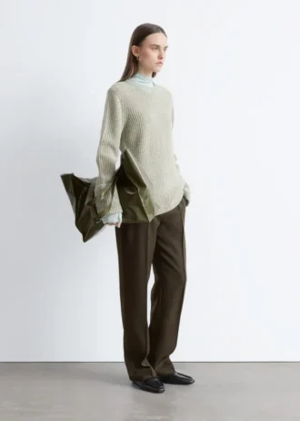 Maglione in lana merino con cuciture a contrasto