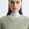 Maglione in lana merino con cuciture a contrasto