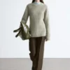 Maglione in lana merino con cuciture a contrasto
