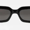 Occhiali da sole in acetato con montatura stretta