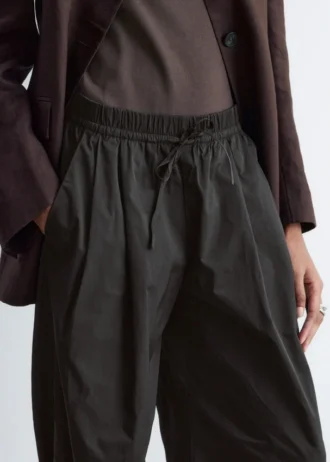 Pantaloni a zampa con coulisse