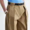 Pantaloni a zampa con pieghe