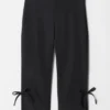 Pantaloni capri con nastro decorativo