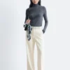 Pantaloni dritti con piega