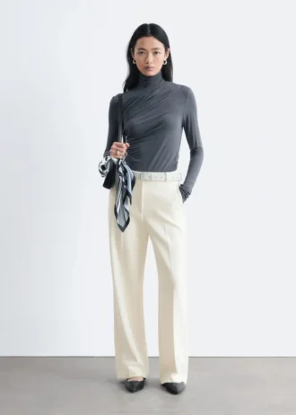 Pantaloni dritti con piega
