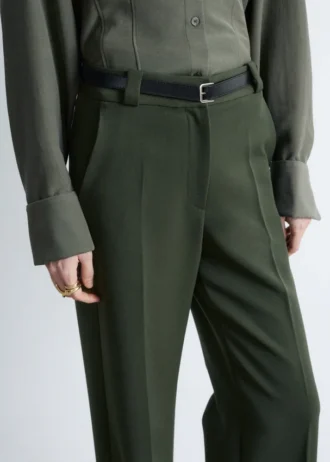 Pantaloni dritti con piega