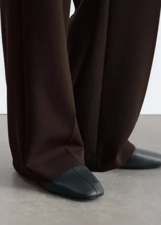 Pantaloni dritti con piega