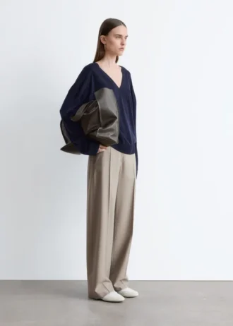 Pantaloni in lana con piega a pressione