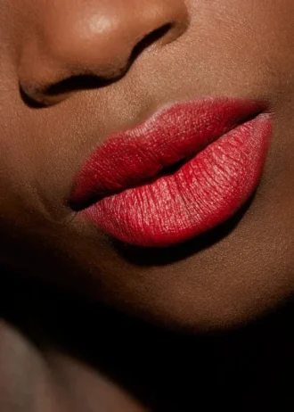 Rossetto opaco Red Volume per le labbra