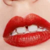 Rossetto opaco Red Volume per le labbra