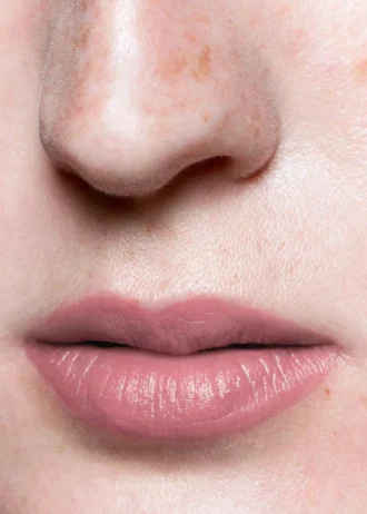 Rossetto satinato French Taupe per le labbra