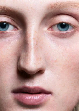 Rossetto trasparente Modest Buff per le labbra