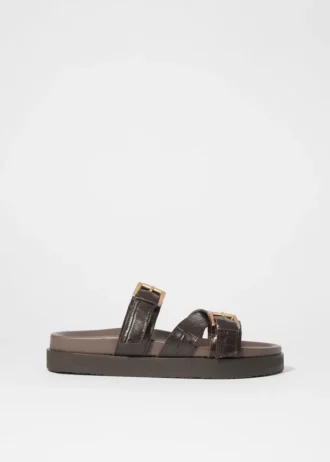 Sandali in pelle con cinturini incrociati