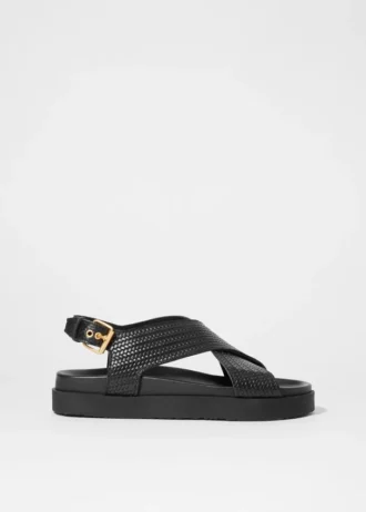 Sandali in pelle con cinturini incrociati