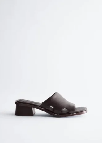 Sandali in pelle con tacco largo