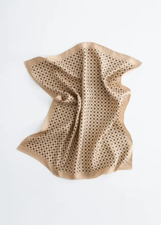 Sciarpa in seta con stampa geometrica