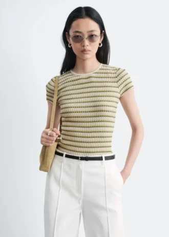 t shirt a righe in maglia a costine 1 1 330x462 - T-shirt a righe in maglia a costine
