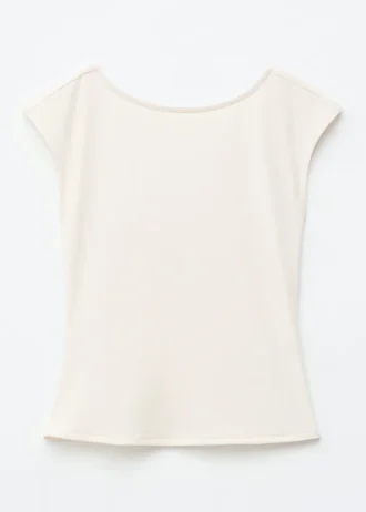 T-shirt aderente con schiena scoperta