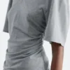 T-shirt con scollo a V arricciato