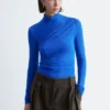Top a collo alto drappeggiato