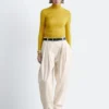 Top a collo alto drappeggiato