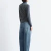 Top a collo alto drappeggiato