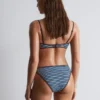 Slip bikini a costine con bordi a contrasto