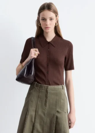 Top a maglia a coste