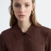 Top a maglia a coste